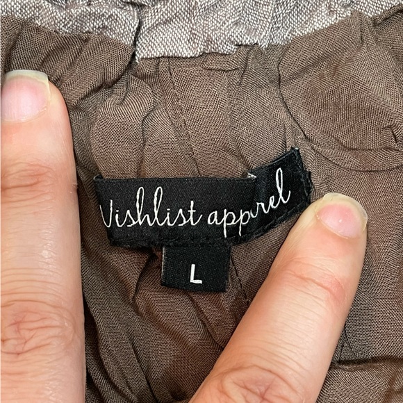 Which list size large shorts. - Picture 3 of 5